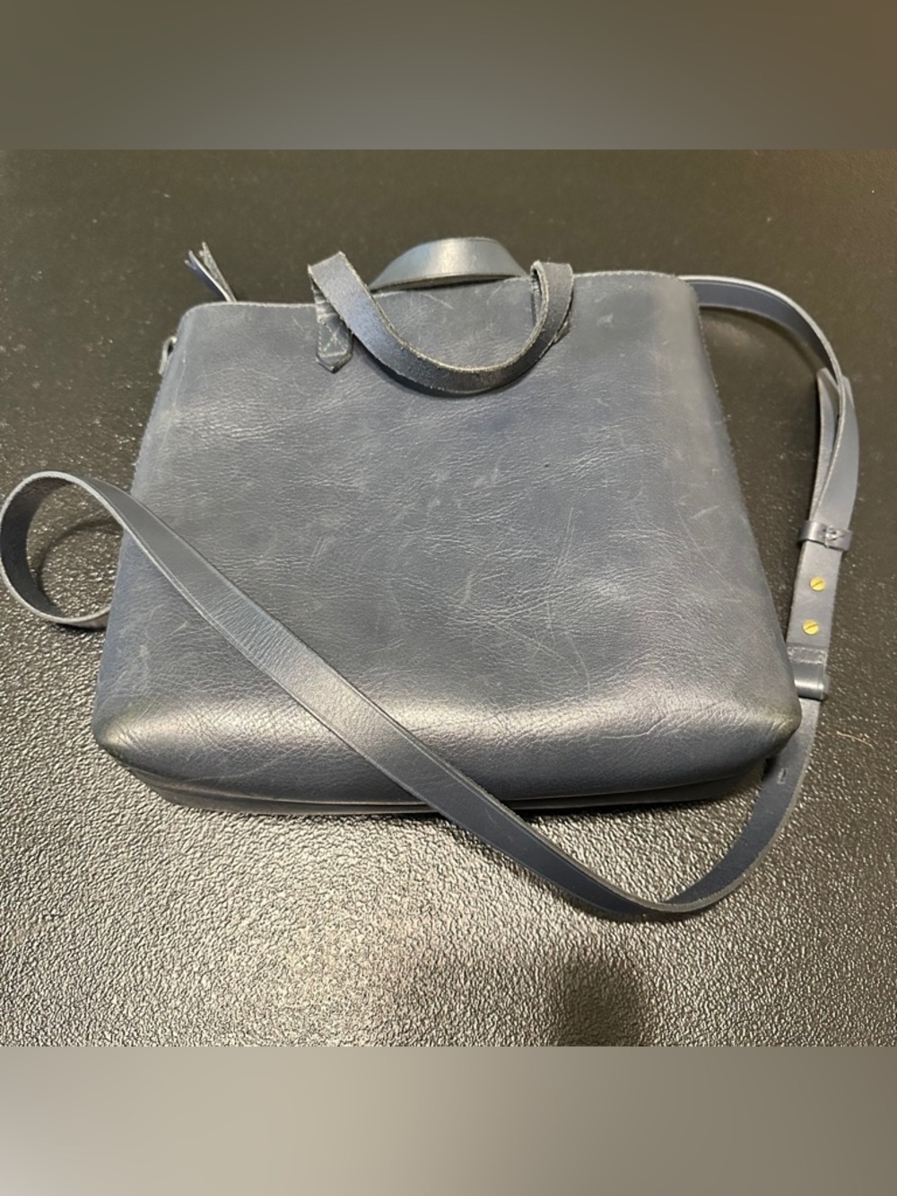 Madewell The Zip Top Transport Crossbody in Navy Leather